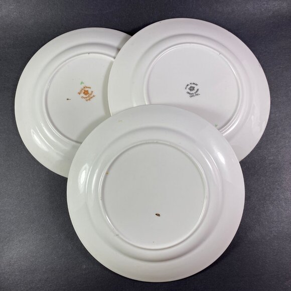 Vintage Royal Albert Imari design  Bread salad 7 " inches set of  2 plates - Picture 4 of 5